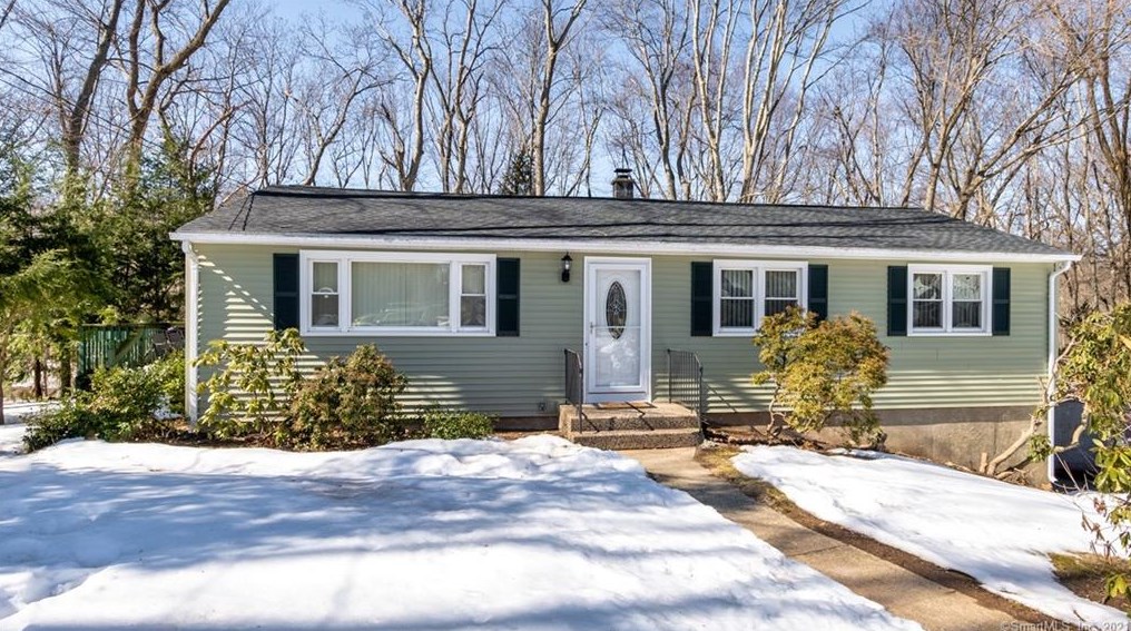 933 Farmington Dr, Cheshire, CT 06410