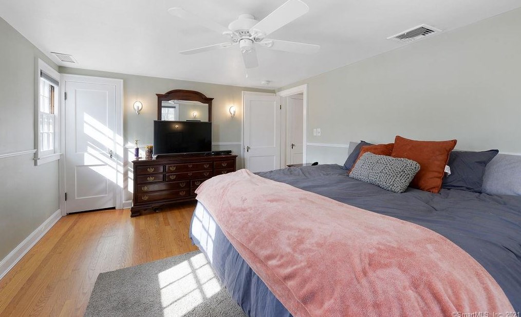 22 Coe St, Winsted CT 06098-1004 exterior