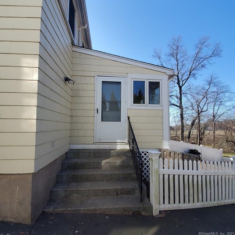56 Painter Ave, New Haven, CT 06516-5827