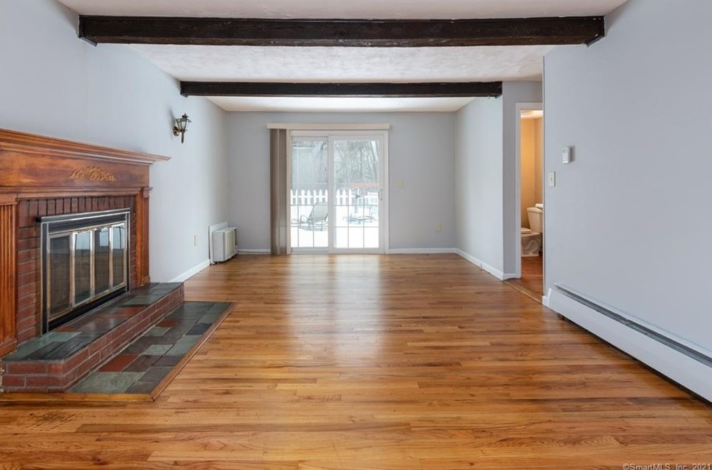 14 Surrey Dr, Northford, CT 06472