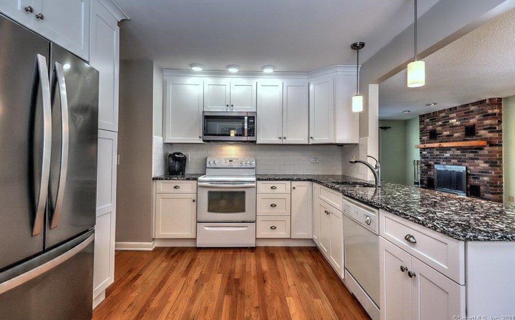 535 Carrington Rd, New Haven CT 06524-3158 exterior