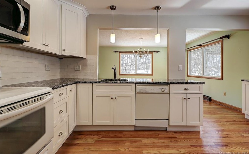 535 Carrington Rd, New Haven CT 06524-3158 exterior