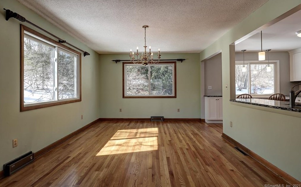 535 Carrington Rd, New Haven CT 06524-3158 exterior