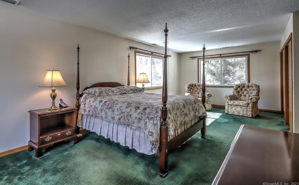 535 Carrington Rd, New Haven CT 06524-3158 exterior