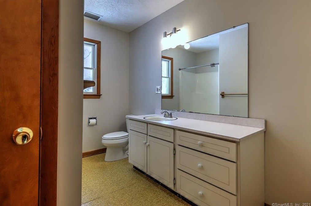 535 Carrington Rd, New Haven CT 06524-3158 exterior