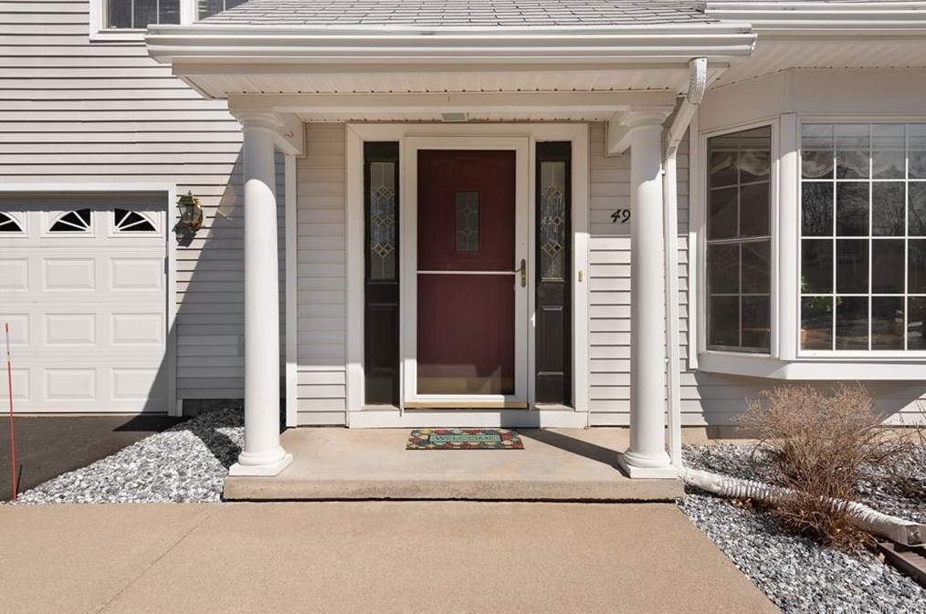 49 Fitch Meadow Ln #49, Wapping, CT 06074
