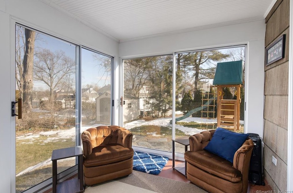 21 Westmoreland Dr, Hartford CT 06117-2656 exterior