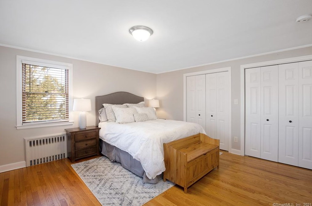 21 Westmoreland Dr, Hartford CT 06117-2656 exterior