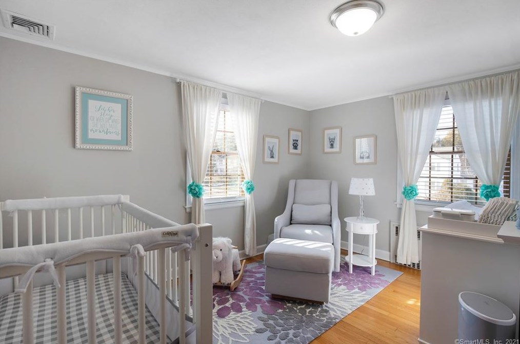 21 Westmoreland Dr, Hartford CT 06117-2656 exterior