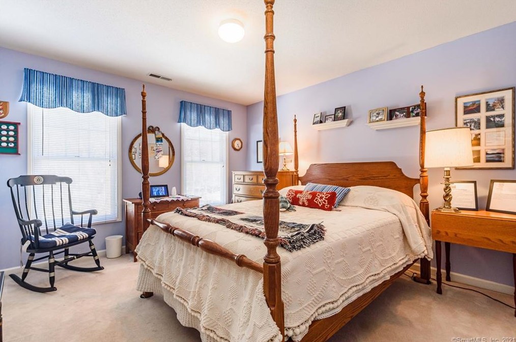 6 Carrington Ln, Farmington CT 06032-2344 exterior