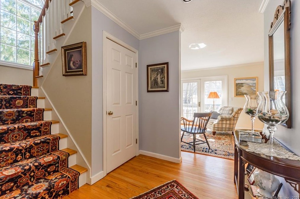 6 Carrington Ln, Farmington CT 06032-2344 exterior