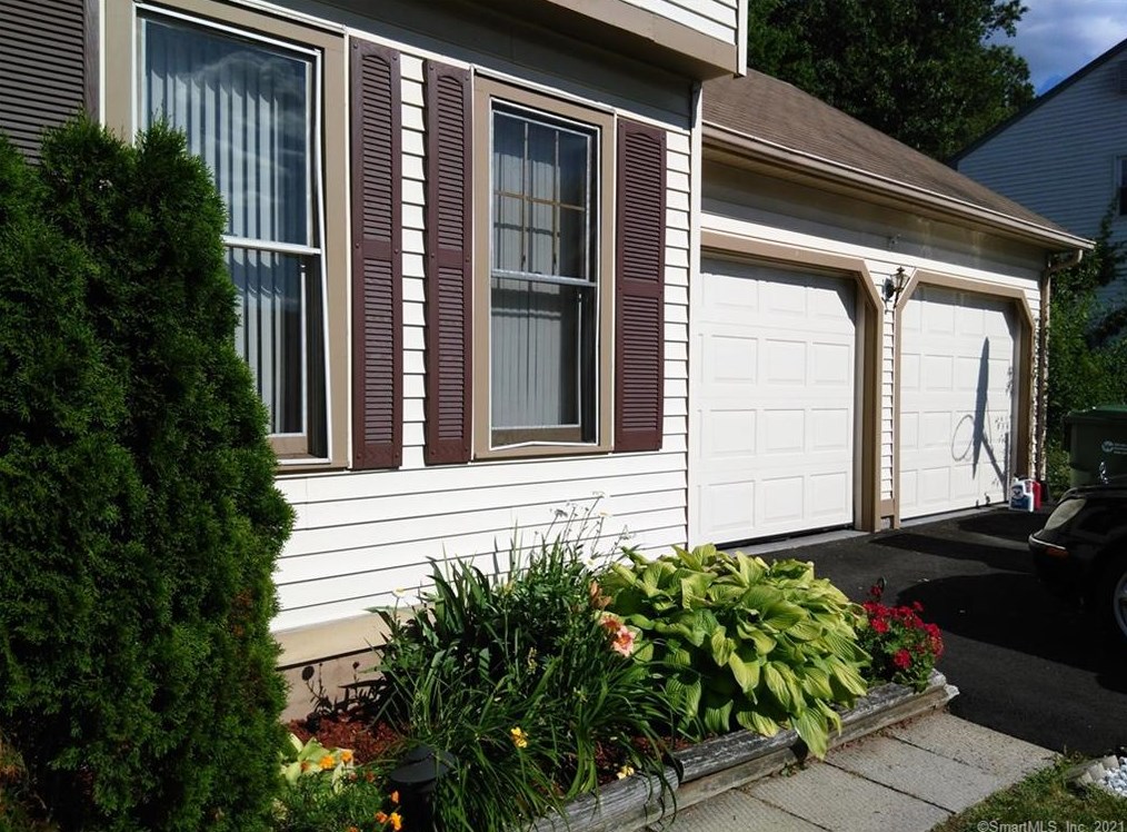60 Joshua Hl, Windsor, CT 06095