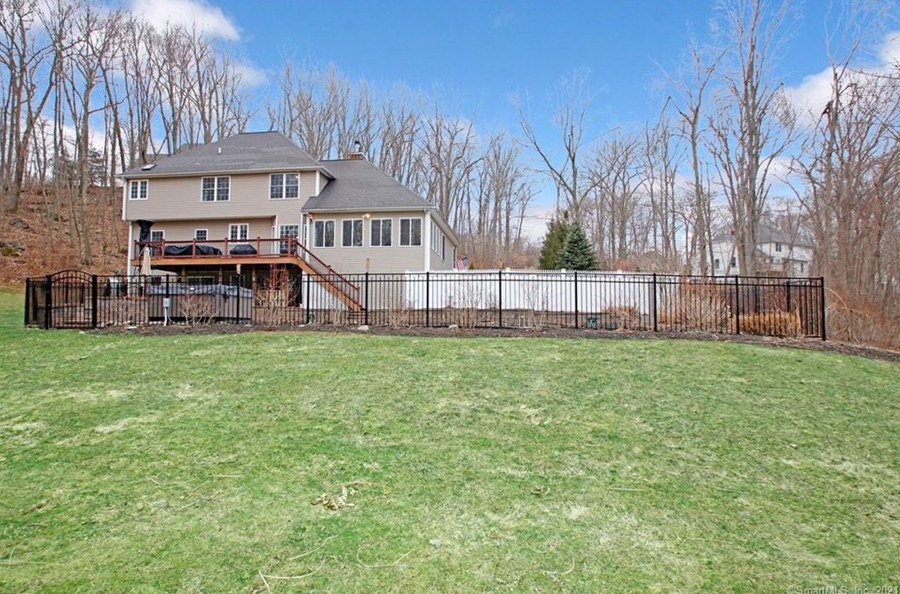 38 Marlin Rd, Sandy Hook, CT 06482