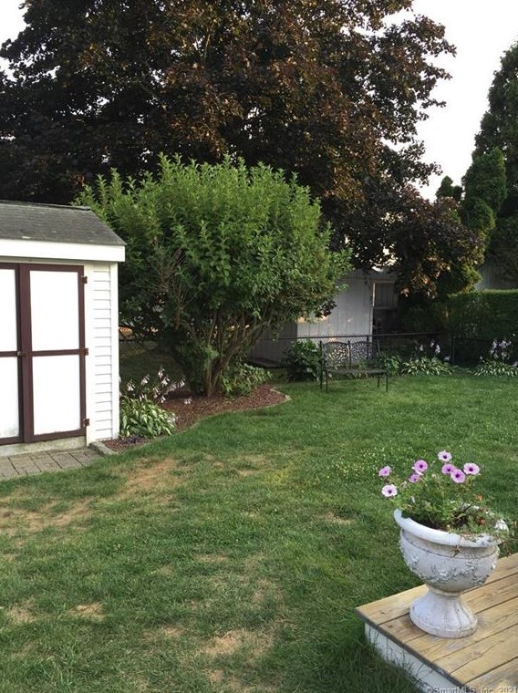 28 Whitecap Rd, Niantic, CT 06357