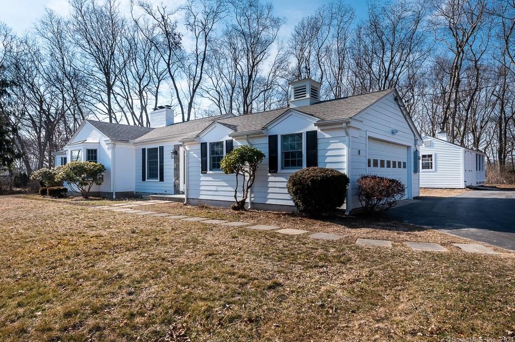 8 Shore Rd, Clinton, CT 06413 exterior