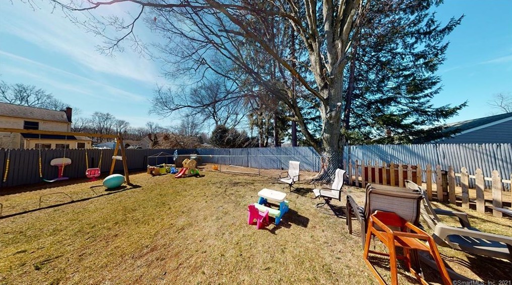 27 Burke Rd, Vernon CT 06066-2453 exterior