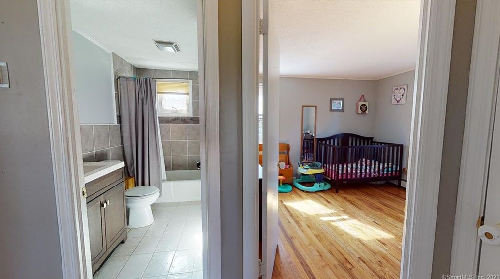 27 Burke Rd, Vernon CT 06066-2453 exterior