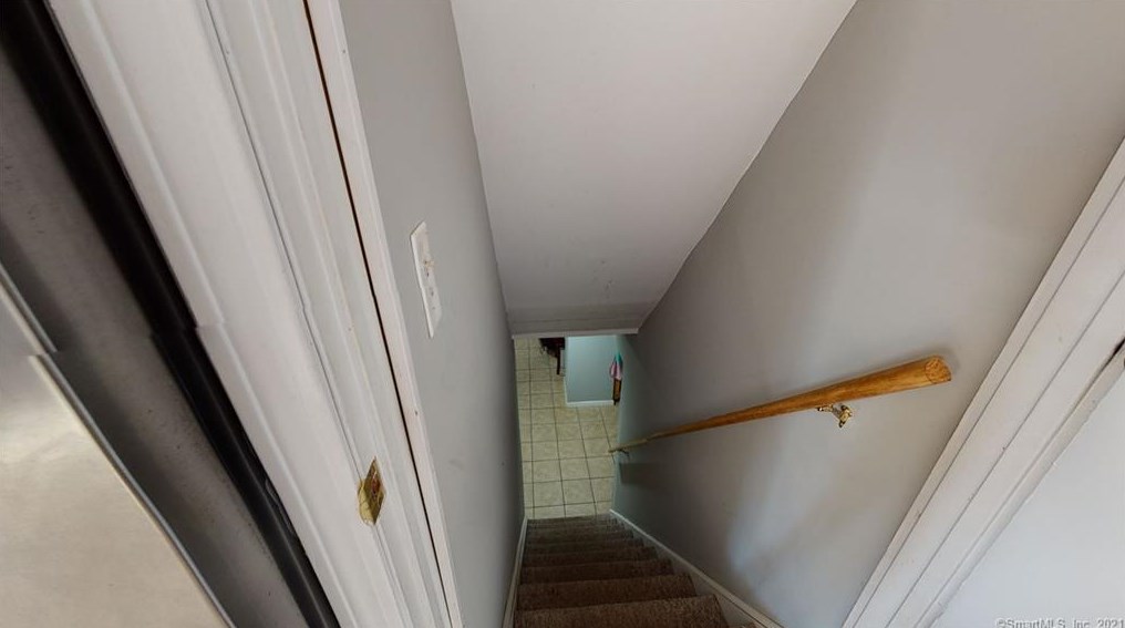 27 Burke Rd, Vernon CT 06066-2453 exterior