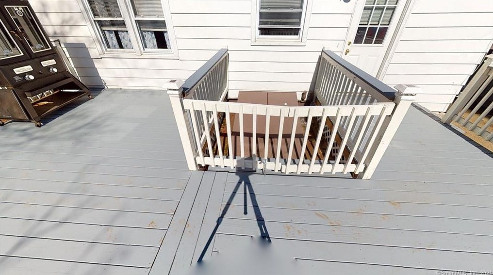 27 Burke Rd, Vernon CT 06066-2453 exterior