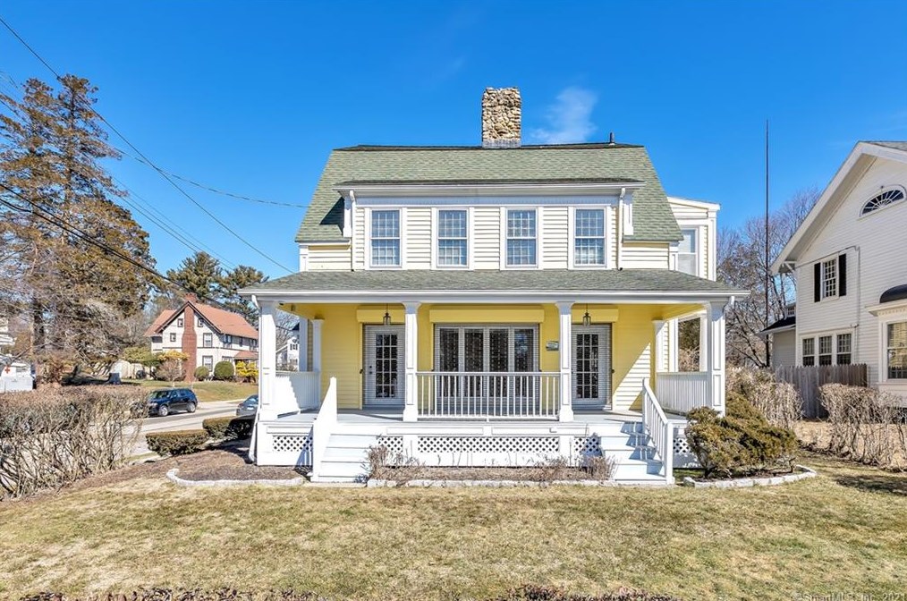 105 Brooklawn Pl, Bridgeport, CT 06604