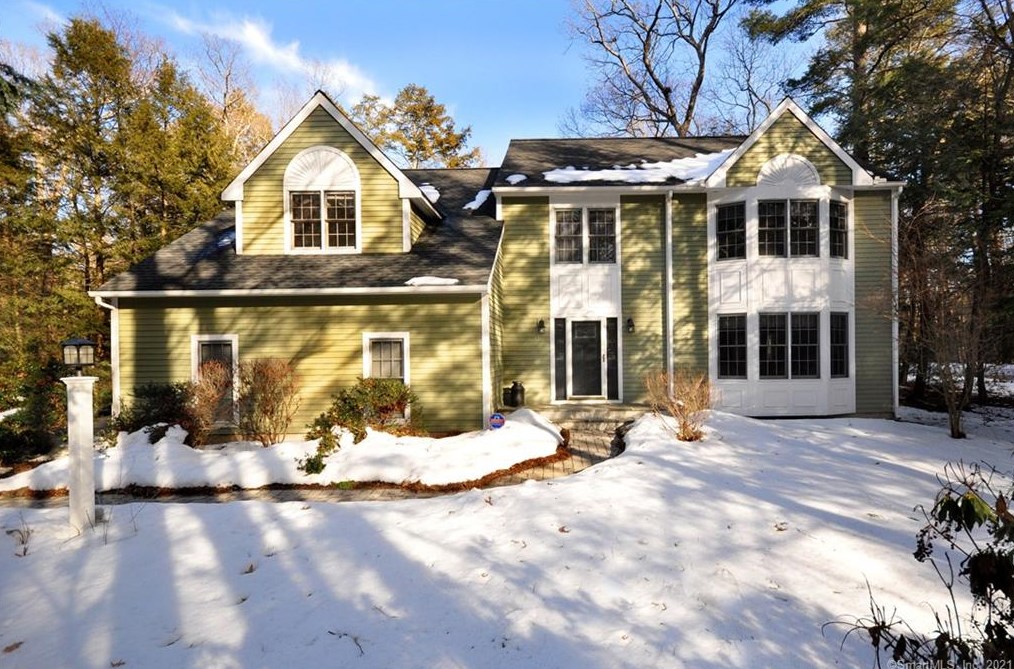 2 Tallwood Ln, Simsbury, CT 06089-9500