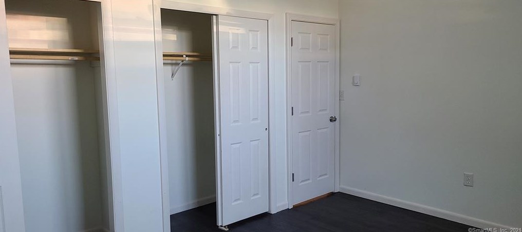 24 Merrill St, Hartford CT  06106-2961 exterior