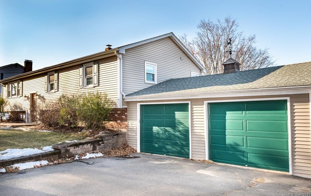 38 New Rd, Tolland, CT 06084-3728