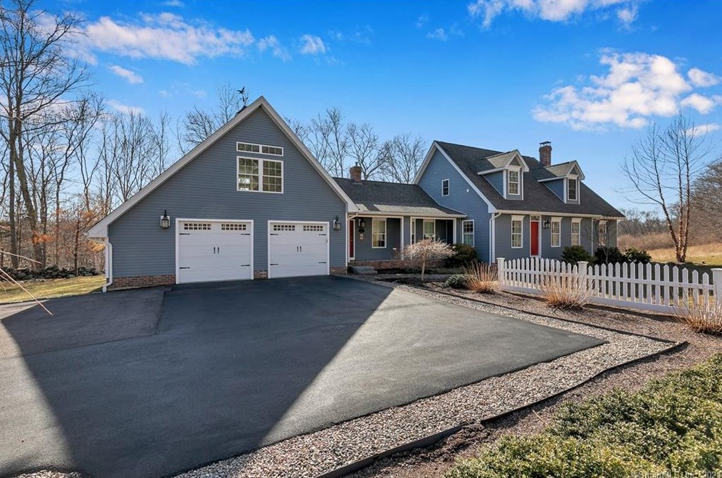 114 Babcock Rd, North Stonington, CT 06359-1334