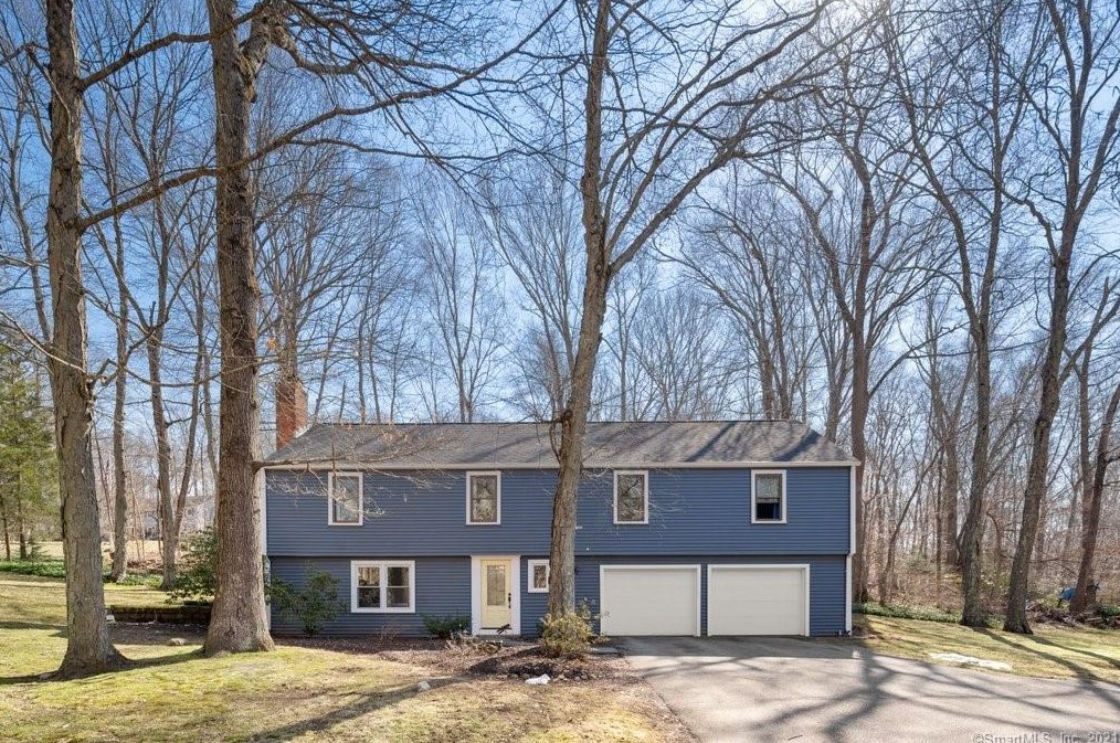 18 Pheasant Hill Ln, Fenwick, CT 06475 exterior