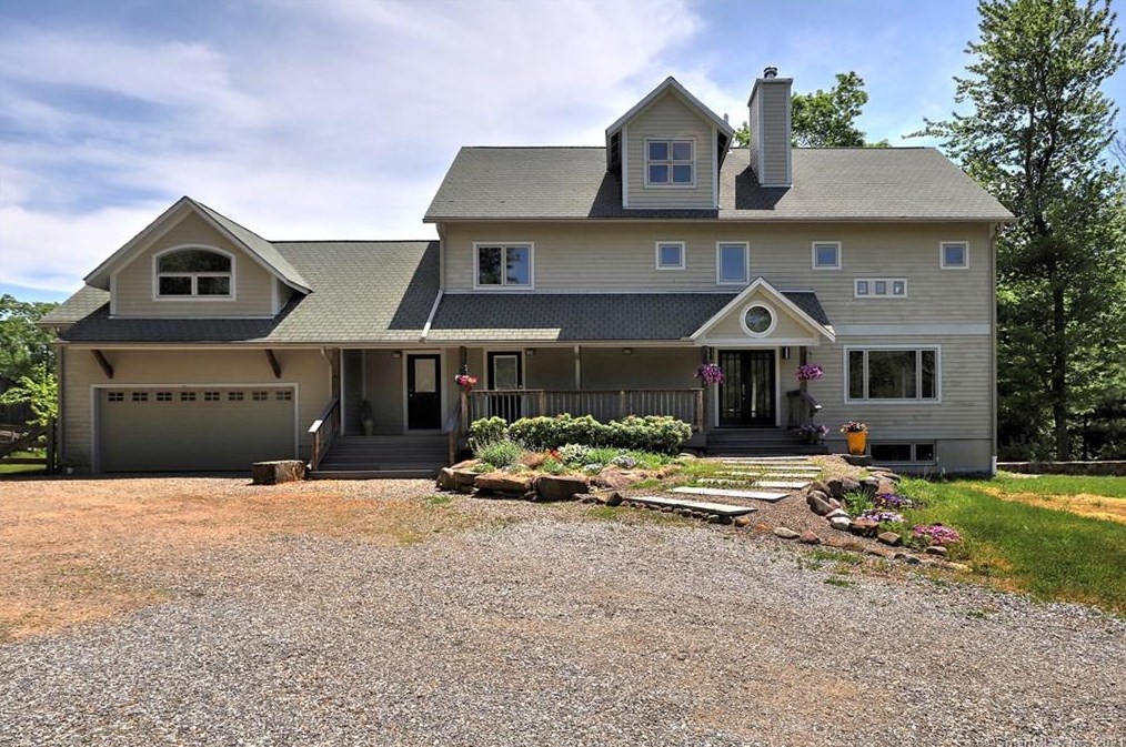 172 Carrington Rd, New Haven, CT 06524-3509