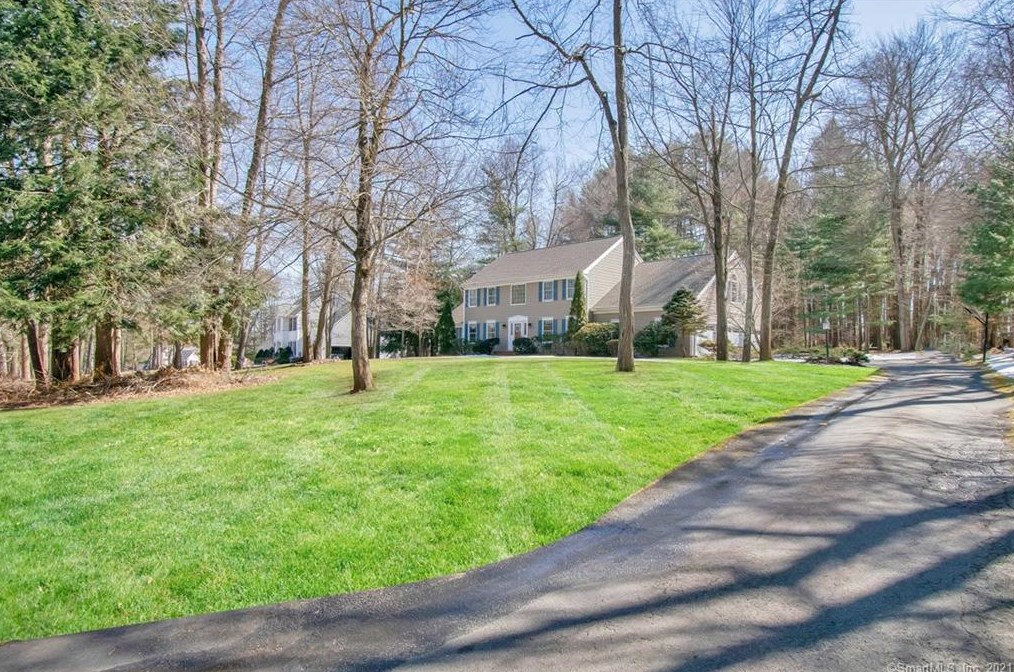 43 Cantlewood Dr, Somers, CT 06071