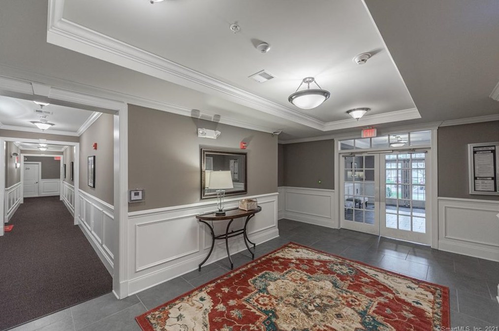 621 Brookside Ct #621, Newtown, CT 06470