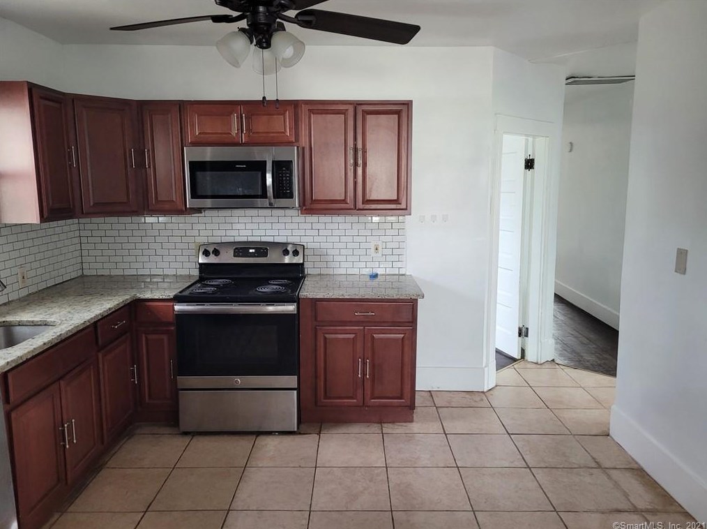 75 Curtis St #2nd Floor, Meriden, CT 06450