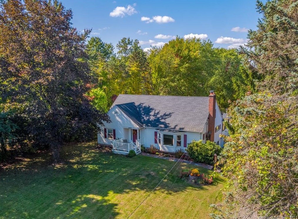669 North St, Suffield, CT 06078-1623