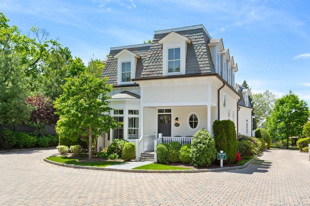 233 Milbank Ave #8, Greenwich, CT 06830