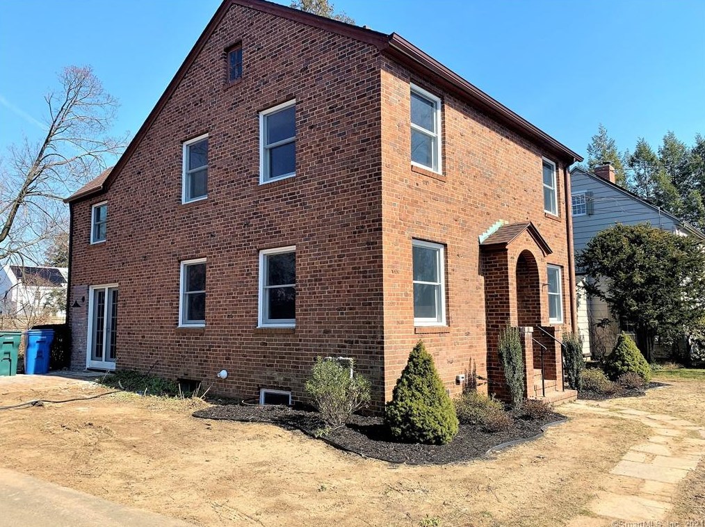 36 Myra Rd, New Haven, CT 06516 exterior