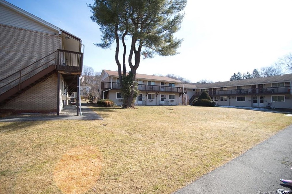 14 Bostwick Arms, Northville, CT 06776-3545