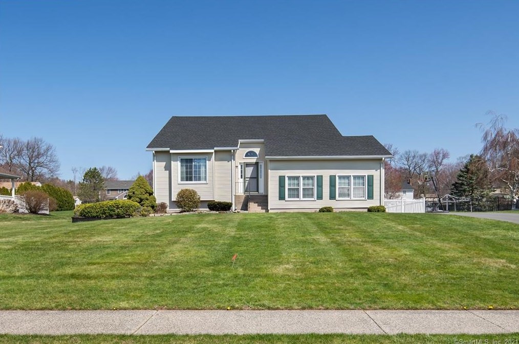 43 Lisa Dr, Wapping, CT 06074