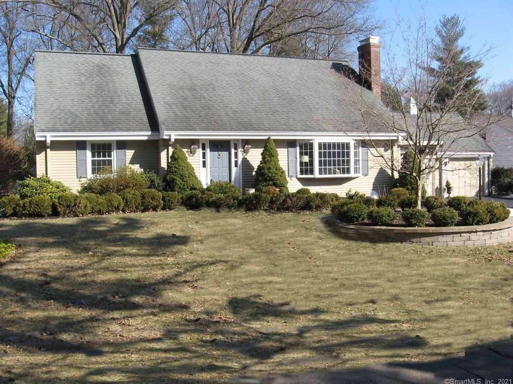 14 Flagstad Rd, Hartford, CT 06107-1124