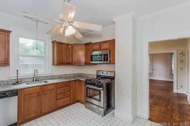 15 Chestnut St, Chestnut Hill CT  06226-2431 exterior