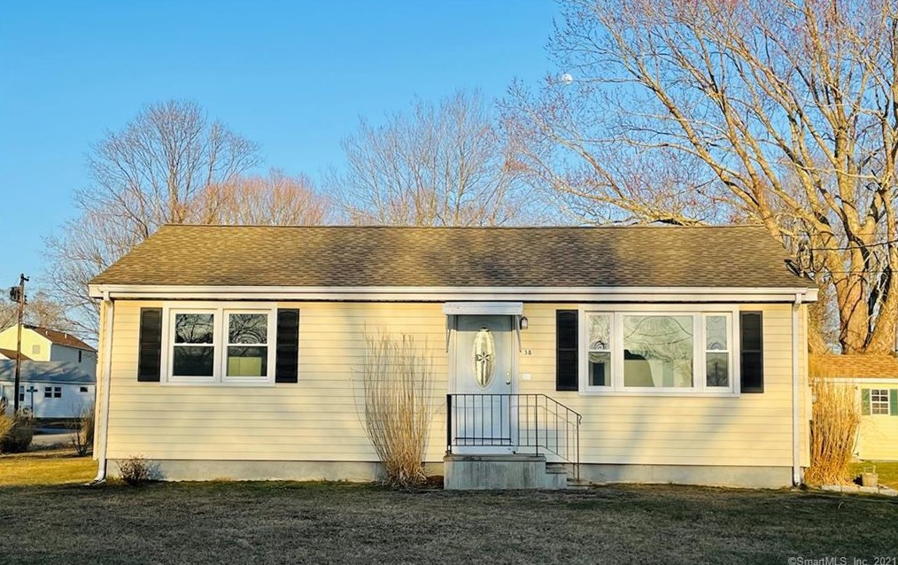 38 Biscayne Blvd, Lyme, CT 06371