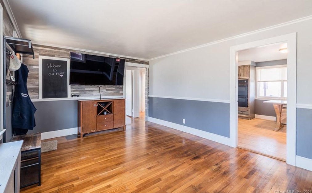 4 Tyler Pl, Quaker Hill, CT 06375