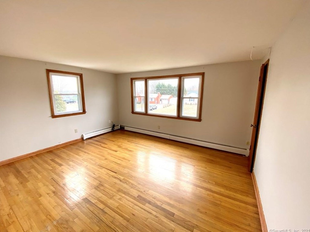 40 Gaylord Rd, Windsor Locks, CT 06096