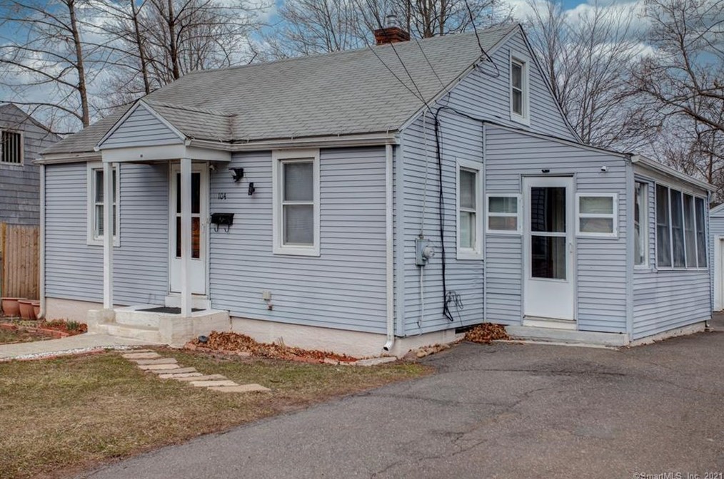 104 Coolidge St, Hartford, CT 06106-3777