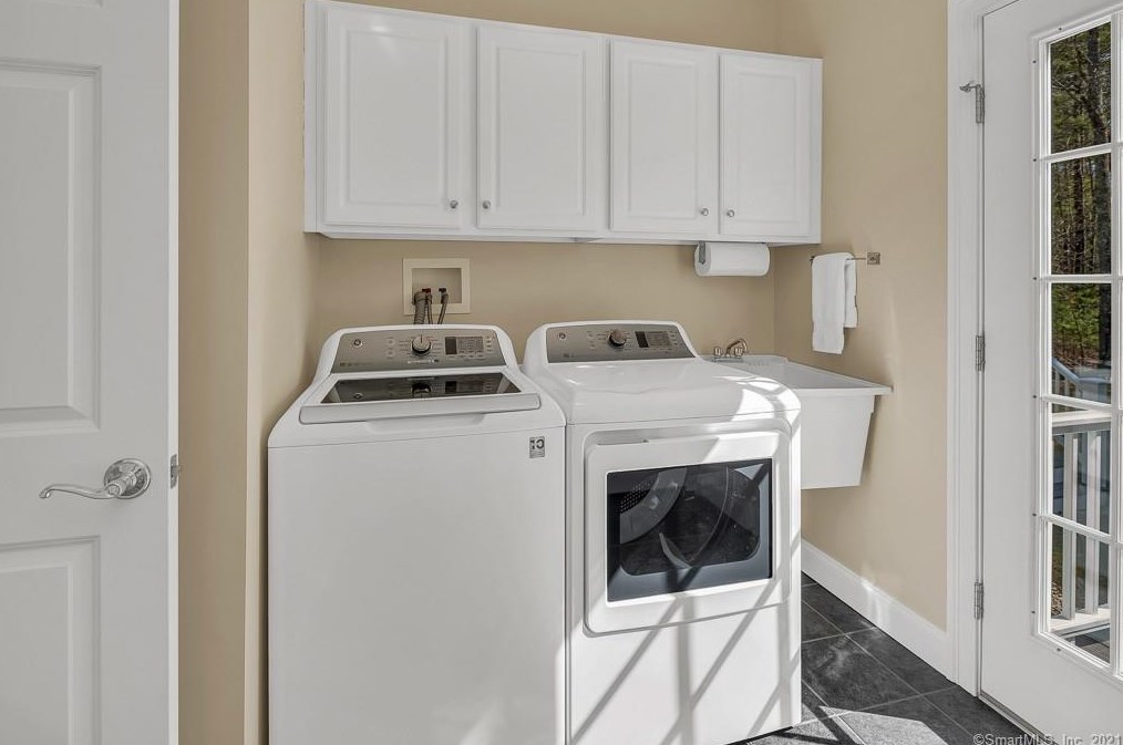 61 Sugar Bush Ln, Tolland CT 06084-2166 exterior