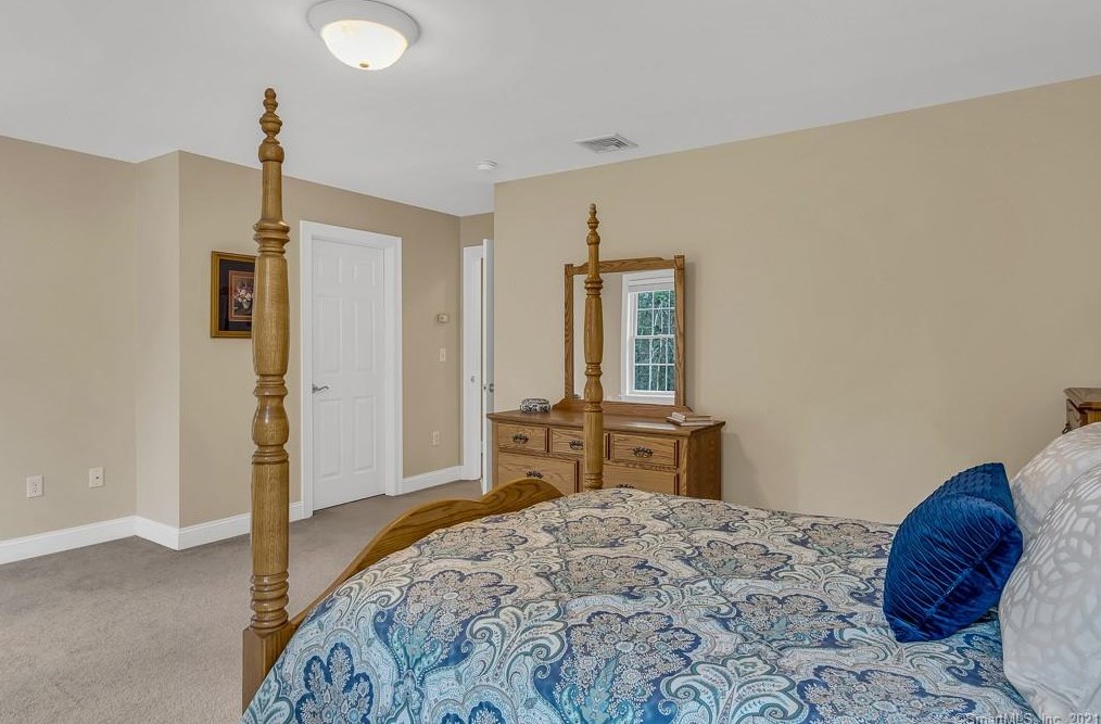 61 Sugar Bush Ln, Tolland CT 06084-2166 exterior