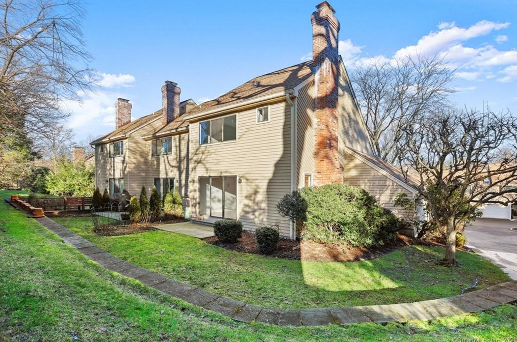 40 Ettl Ln #5, Greenwich, CT 06831