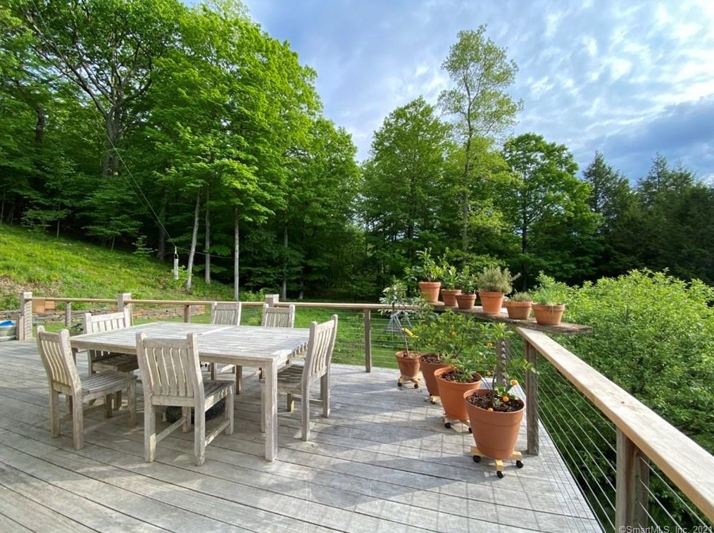 5 Upper Rd, Salisbury, CT 06068