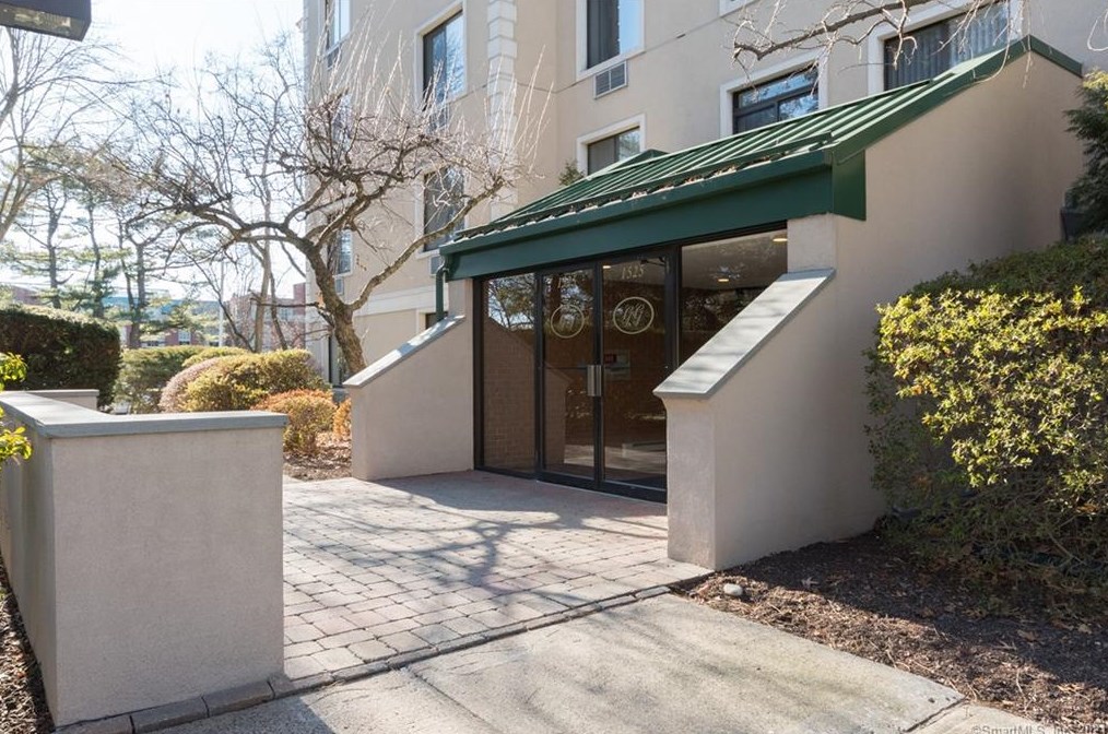1525 E Putnam Ave #308, Old Greenwich, CT 06870