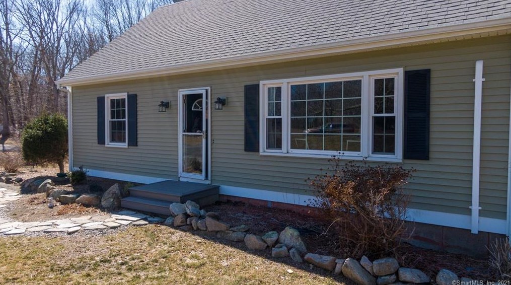 6 Highview Terrace, Gales Ferry, CT 06339